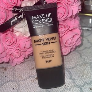 Makeup forever matte velvet skin foundation